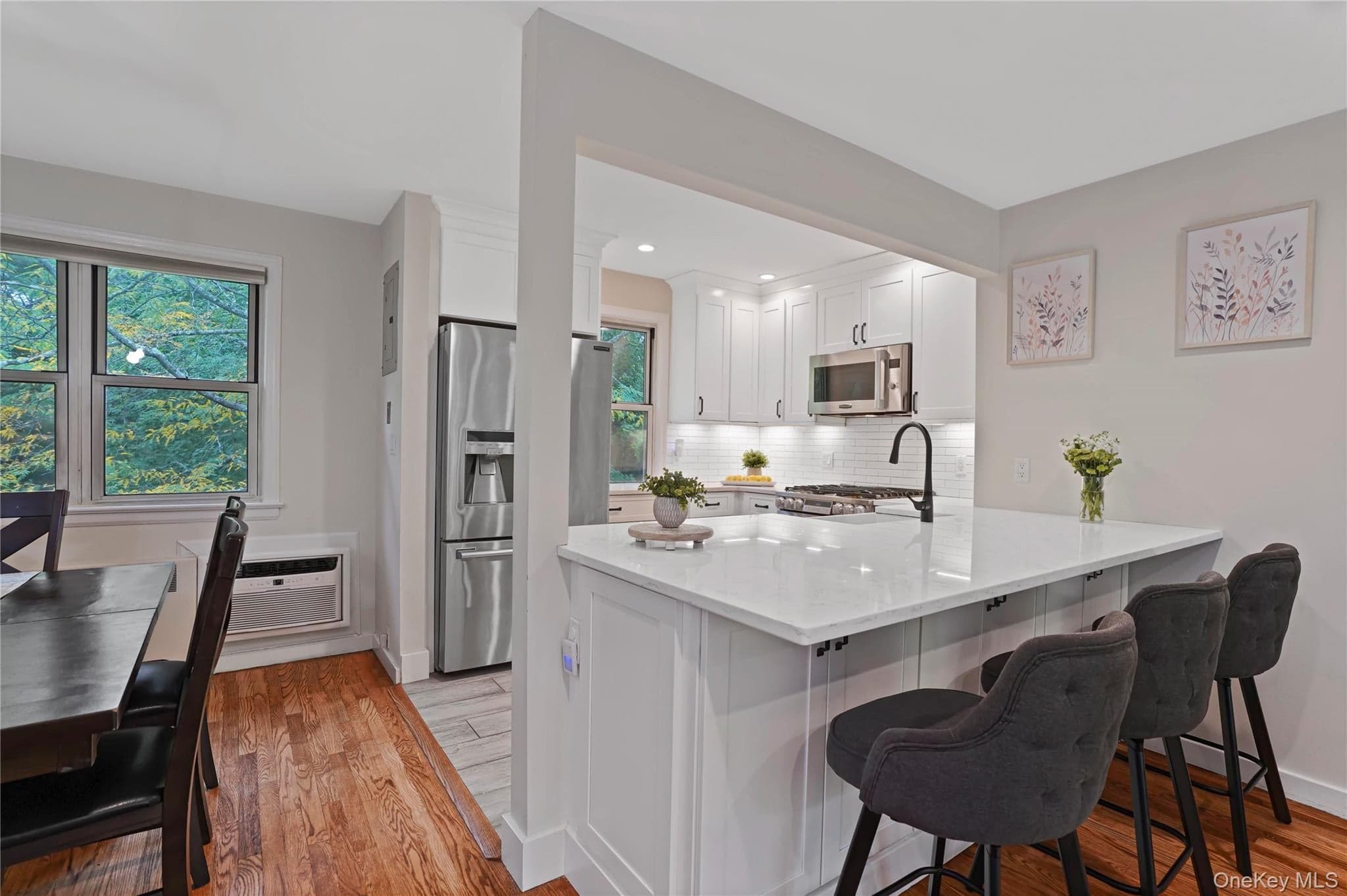 135 S Buckhout Street Unit: 135 thumbnail 4