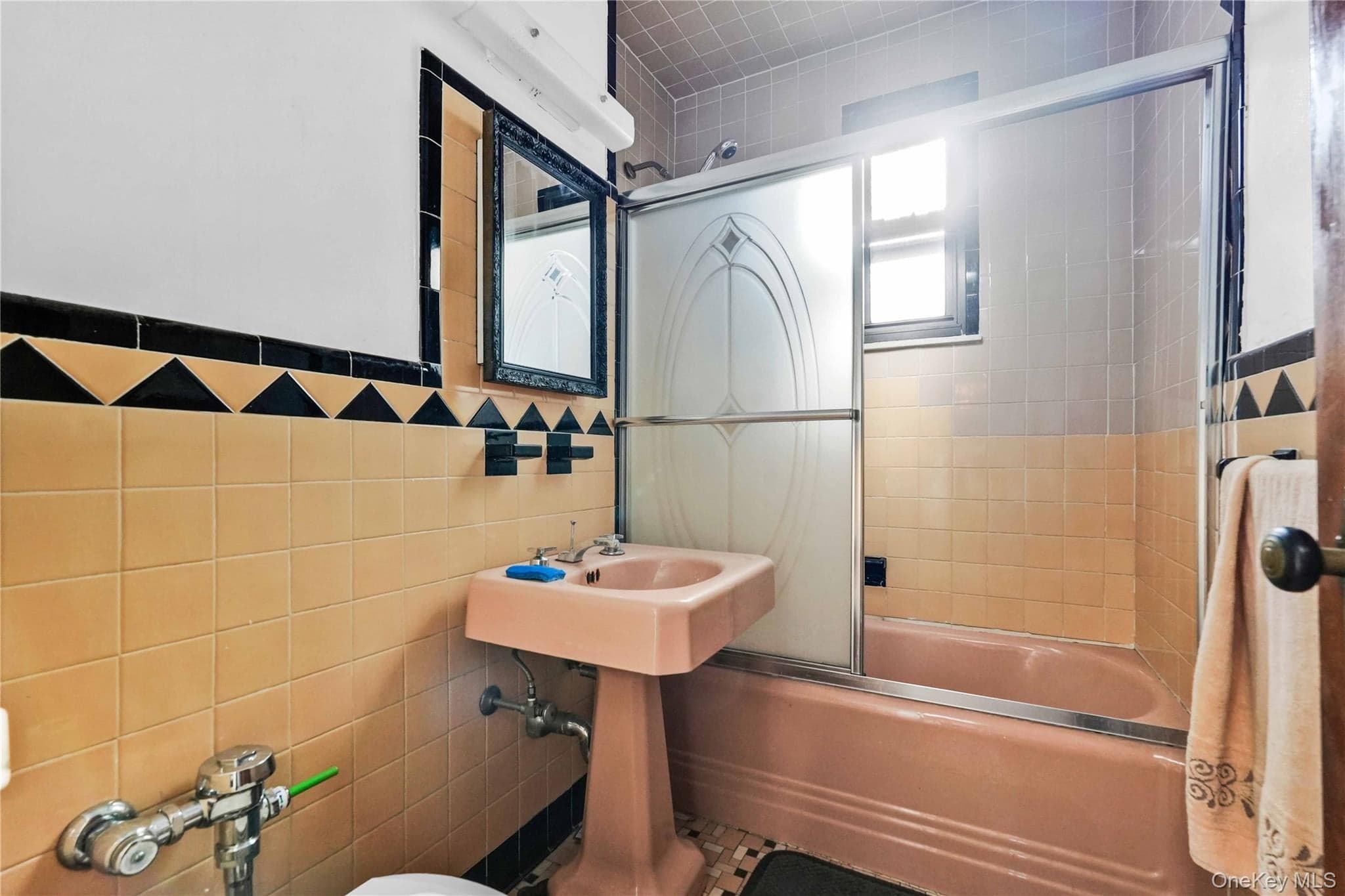 35-55 28th Street thumbnail 19