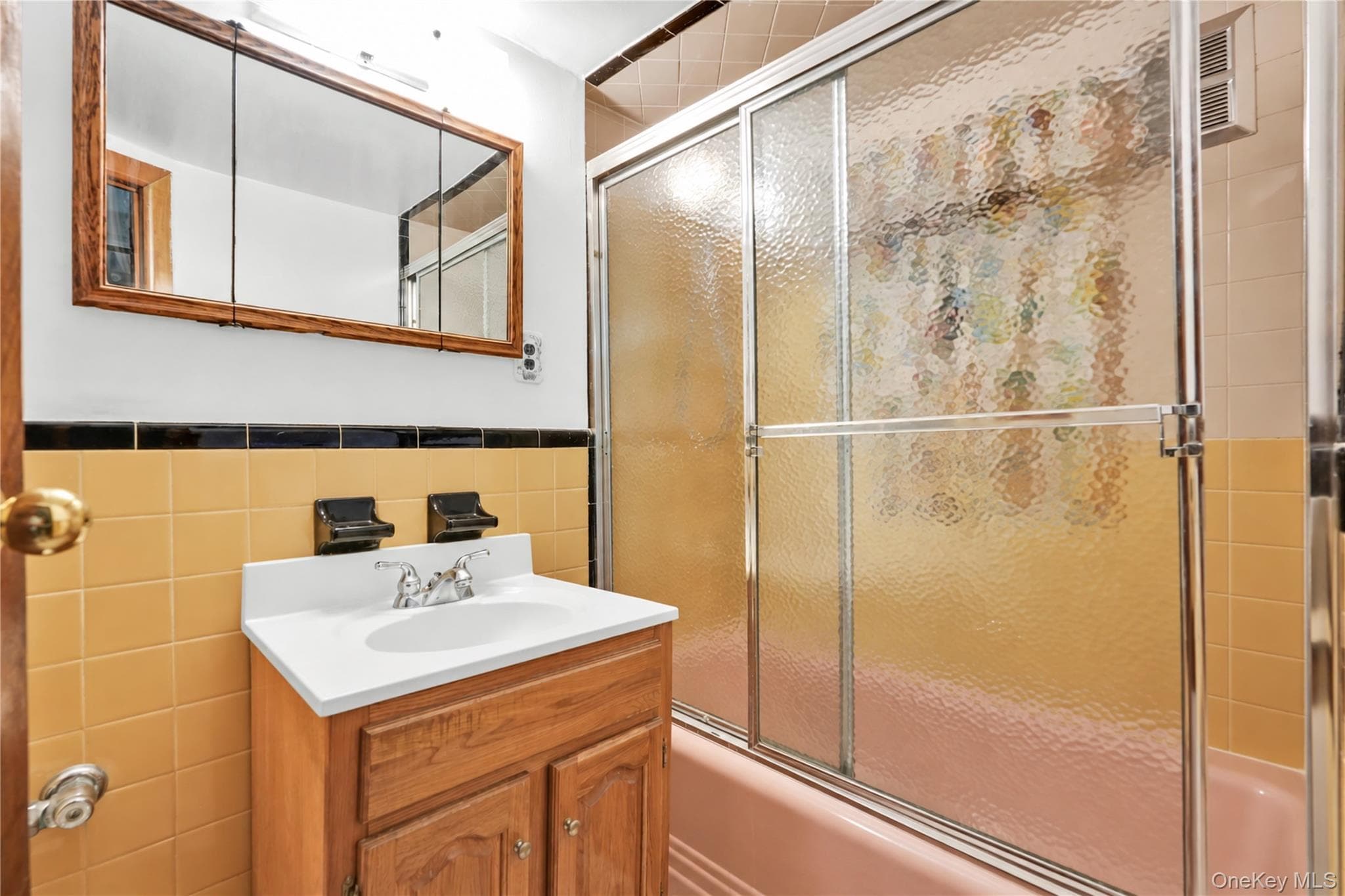 35-55 28th Street thumbnail 22