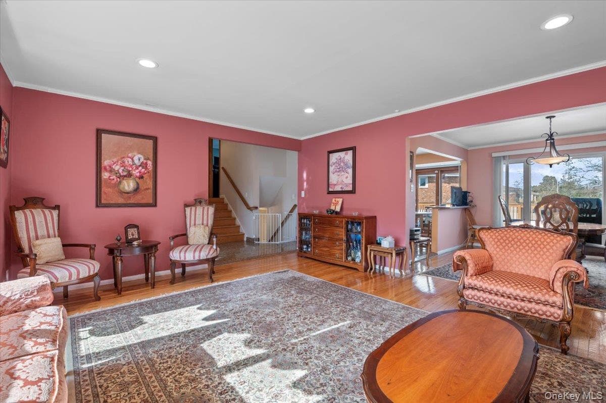 780 Regent Drive thumbnail 8