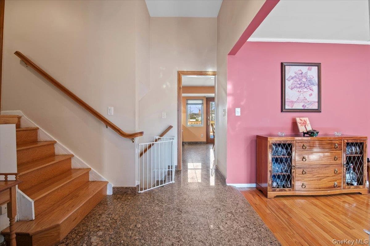 780 Regent Drive thumbnail 9