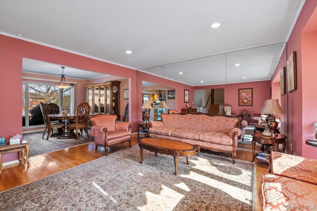 780 Regent Drive thumbnail 7