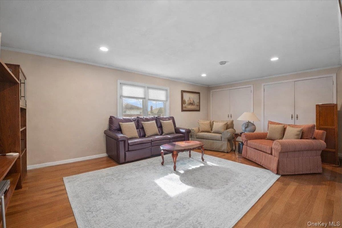 780 Regent Drive thumbnail 16