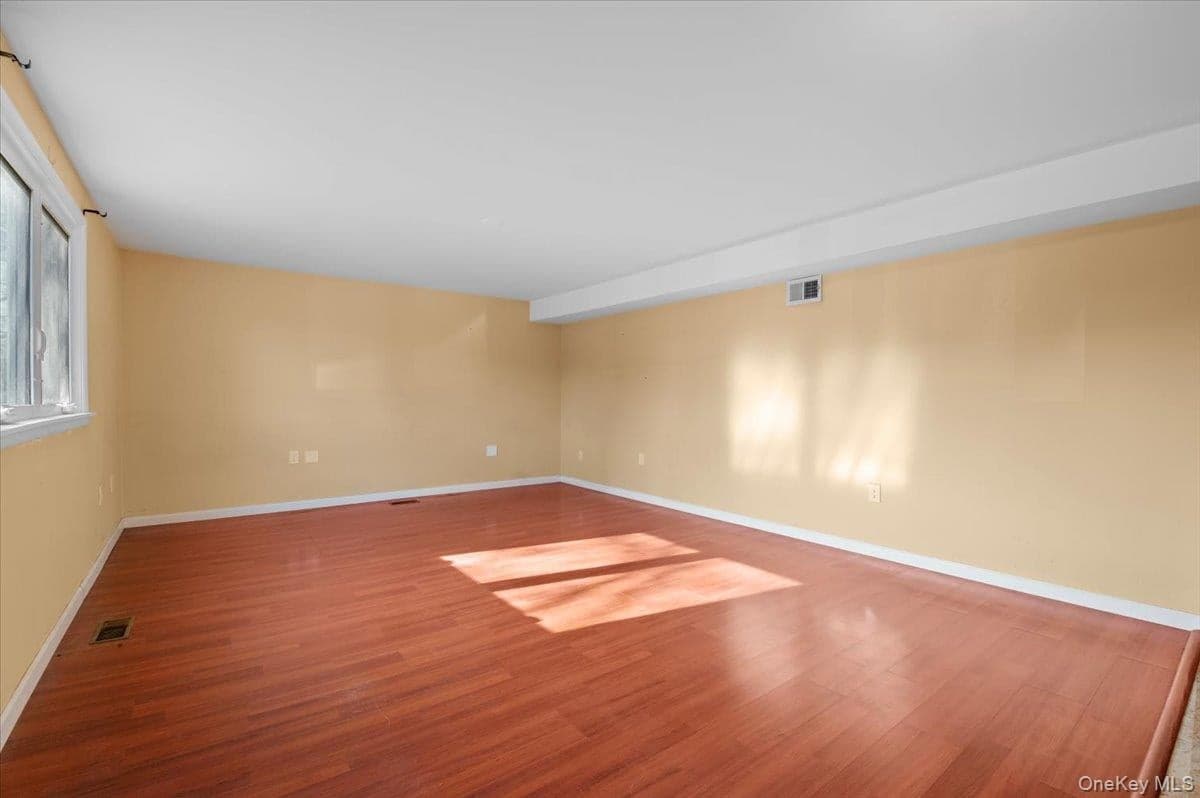 780 Regent Drive thumbnail 25