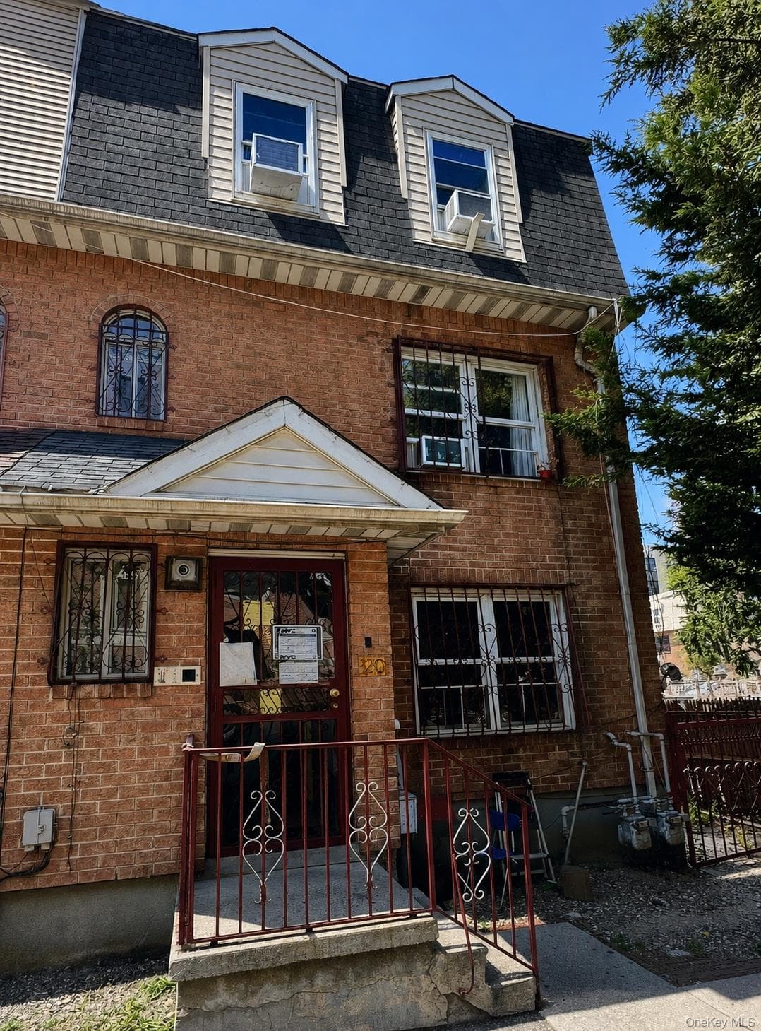 320 E 184th Street thumbnail 2