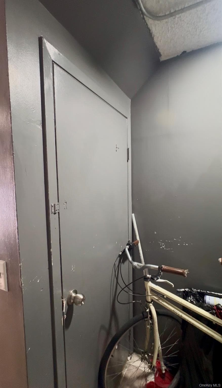 320 E 184th Street thumbnail 9
