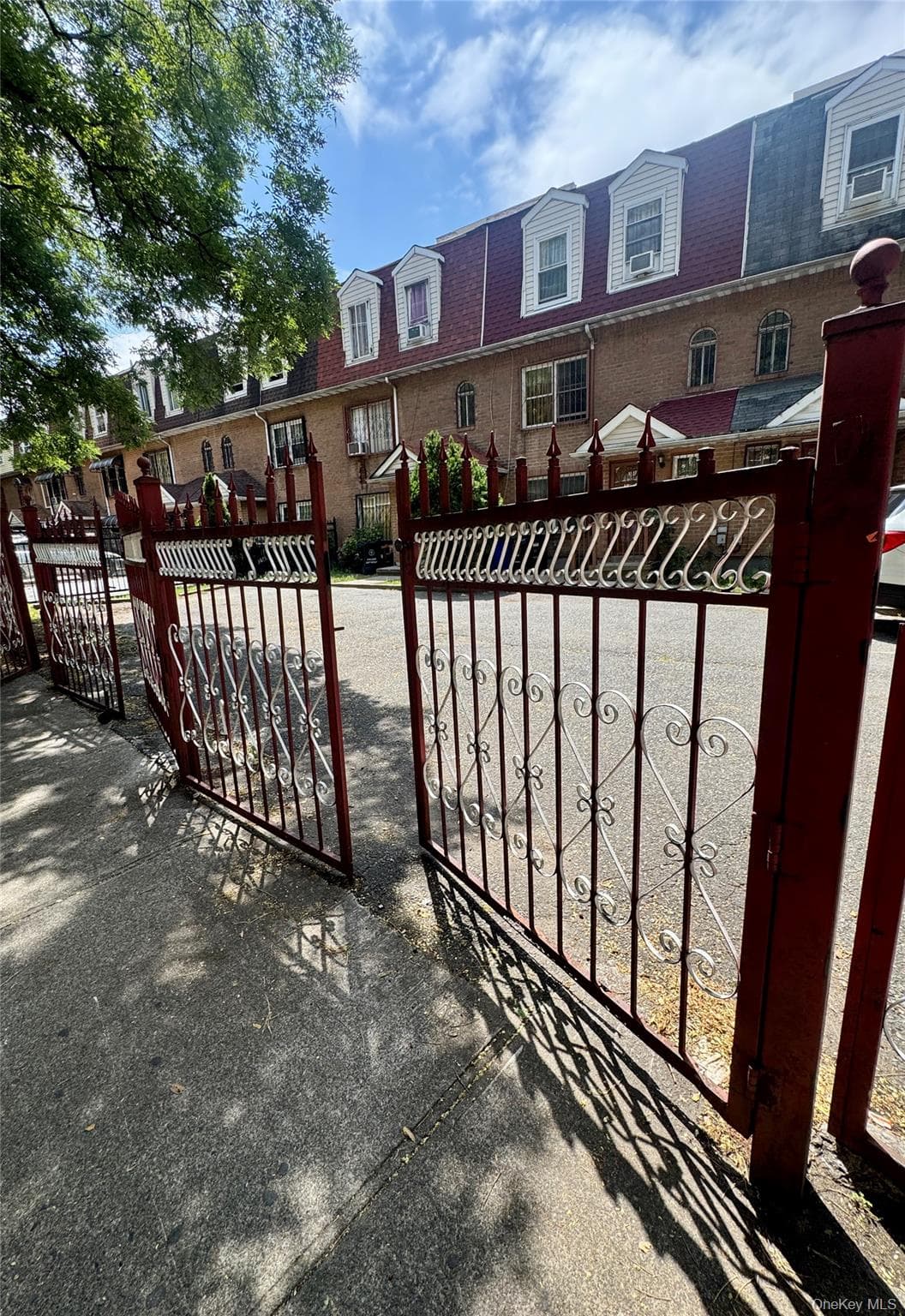 320 E 184th Street thumbnail 16