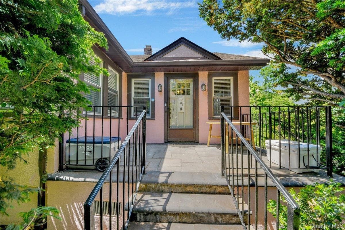 183 Elwood Avenue, Hawthorne