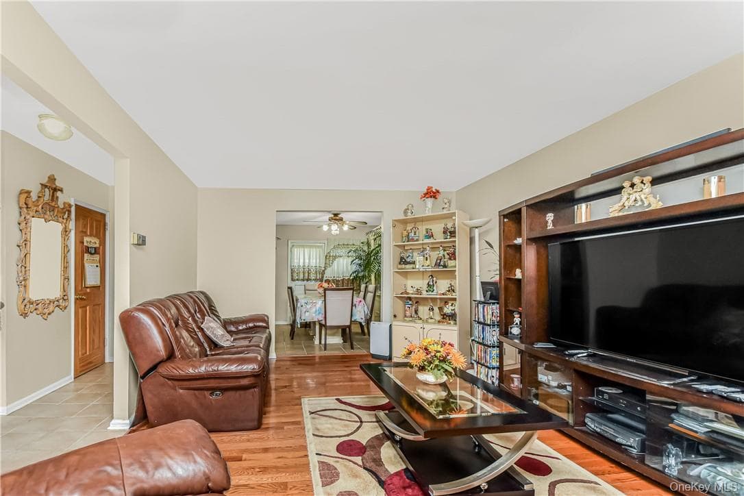 1008 Balcom Avenue thumbnail 5