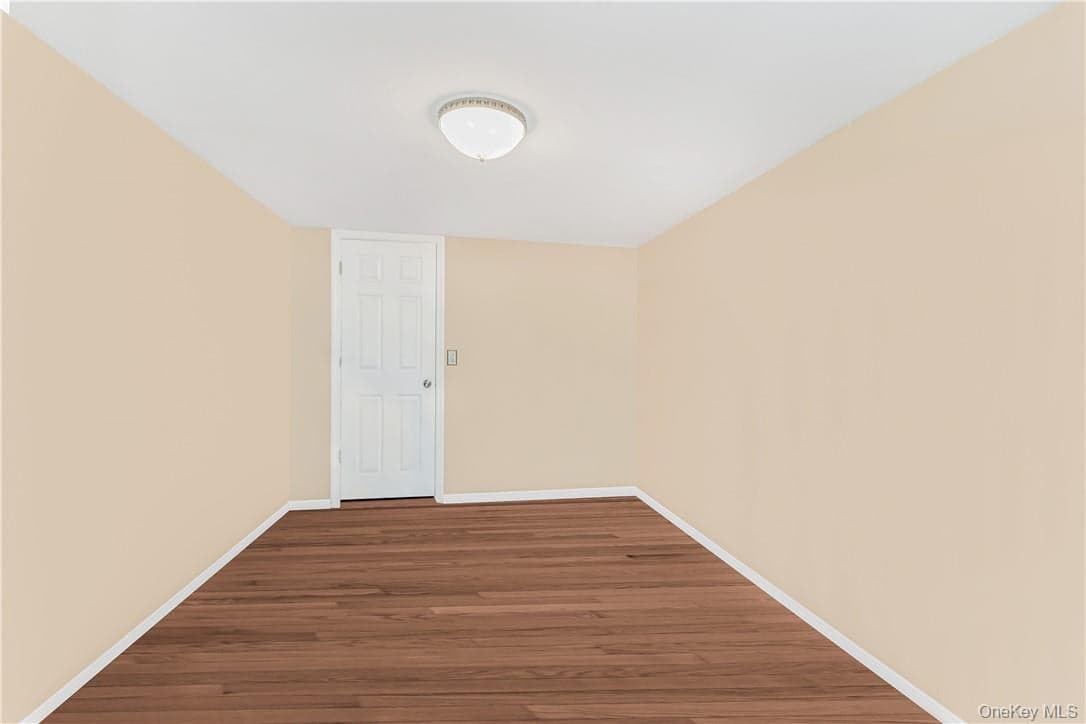 1008 Balcom Avenue thumbnail 14
