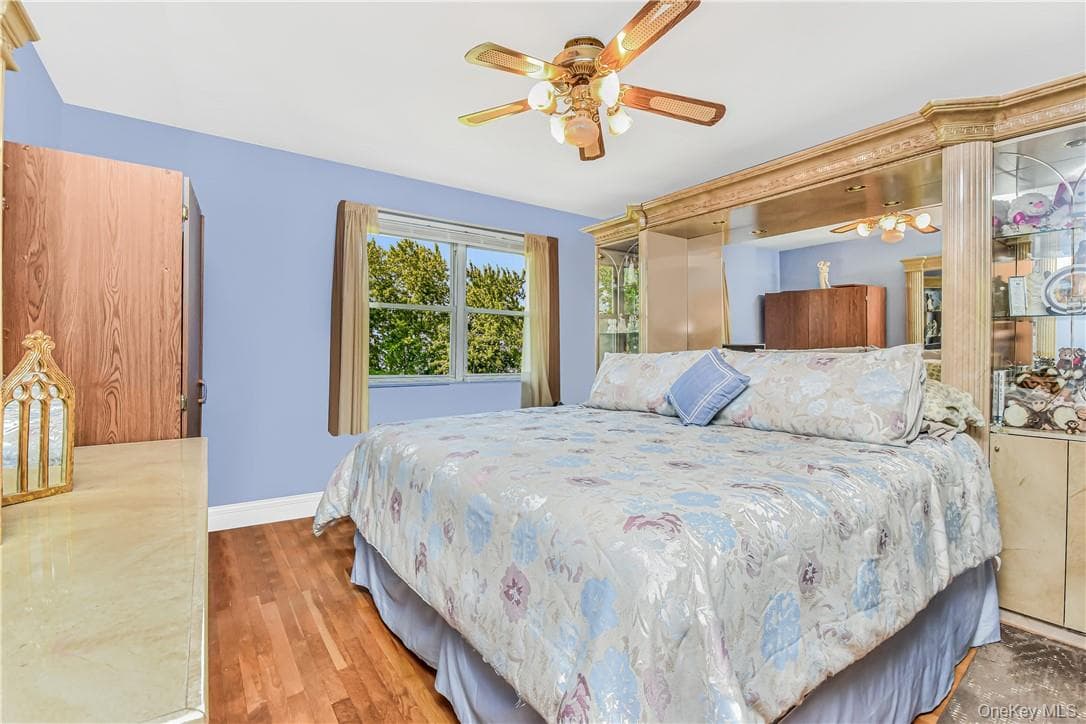 1008 Balcom Avenue thumbnail 11
