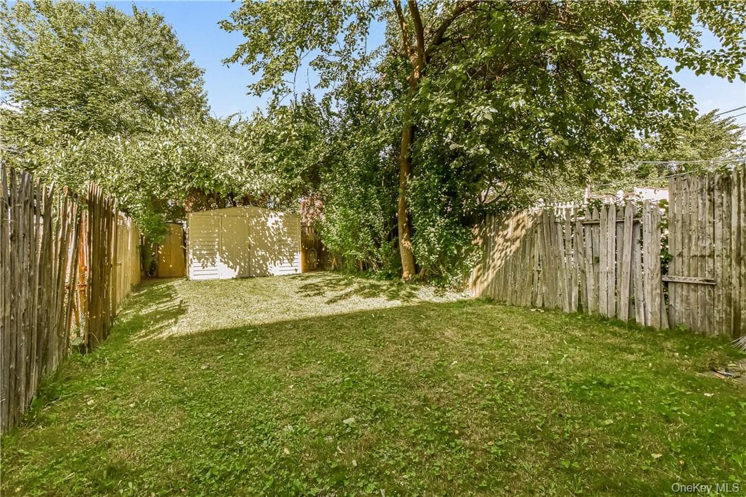 1008 Balcom Avenue thumbnail 16