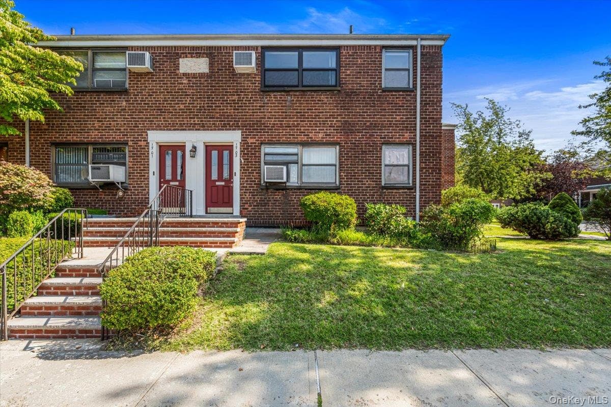 17-03 Utopia Parkway Unit: 2-48 photo 1