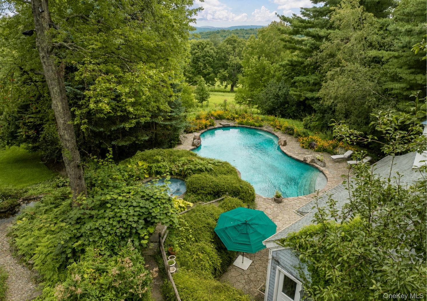 278 Hawley Road thumbnail 2