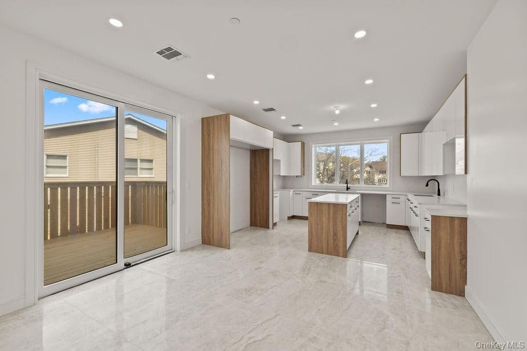 15 Warren Court Unit: 212 thumbnail 5