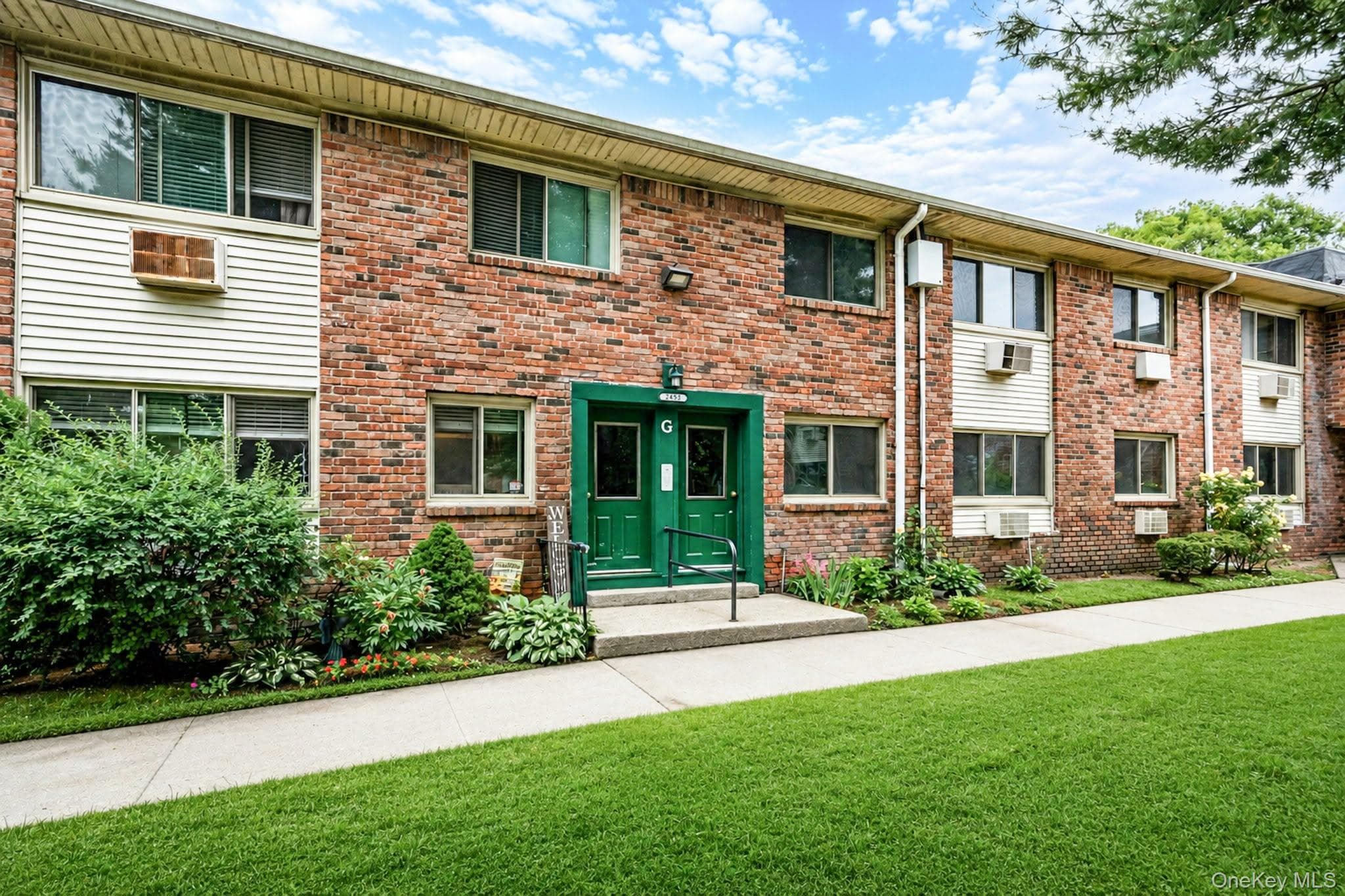 2453 Union Blvd BLVD Unit: 24a thumbnail 2
