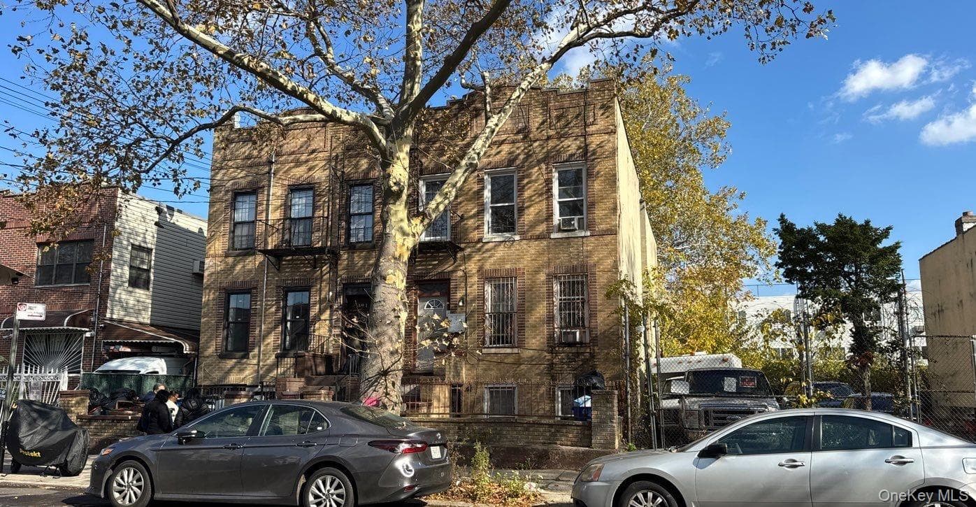 393 Montauk Avenue, Brooklyn