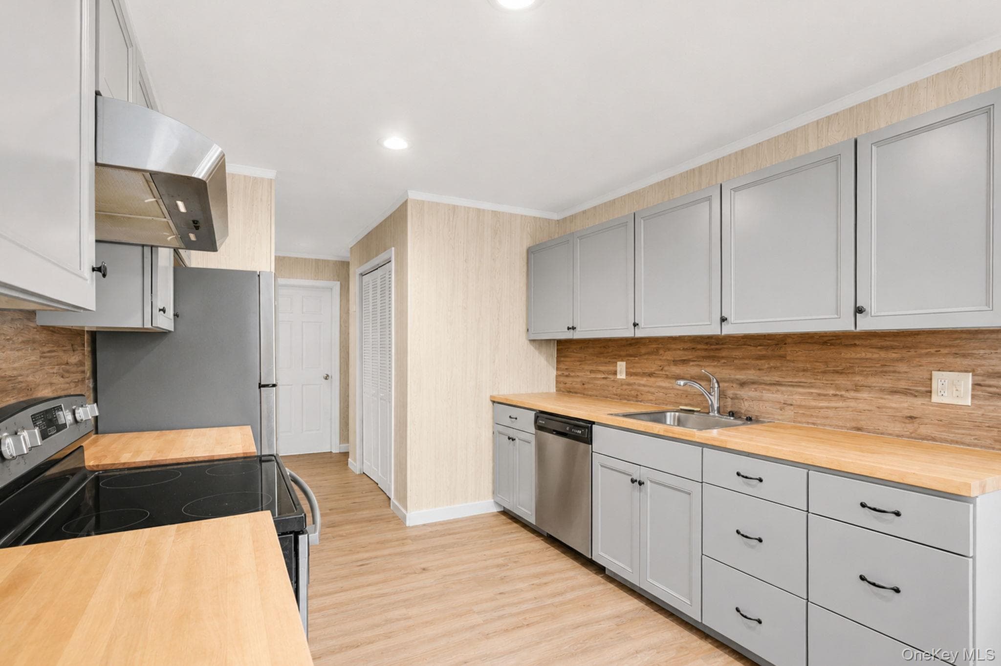 151 Sequoia Drive thumbnail 7
