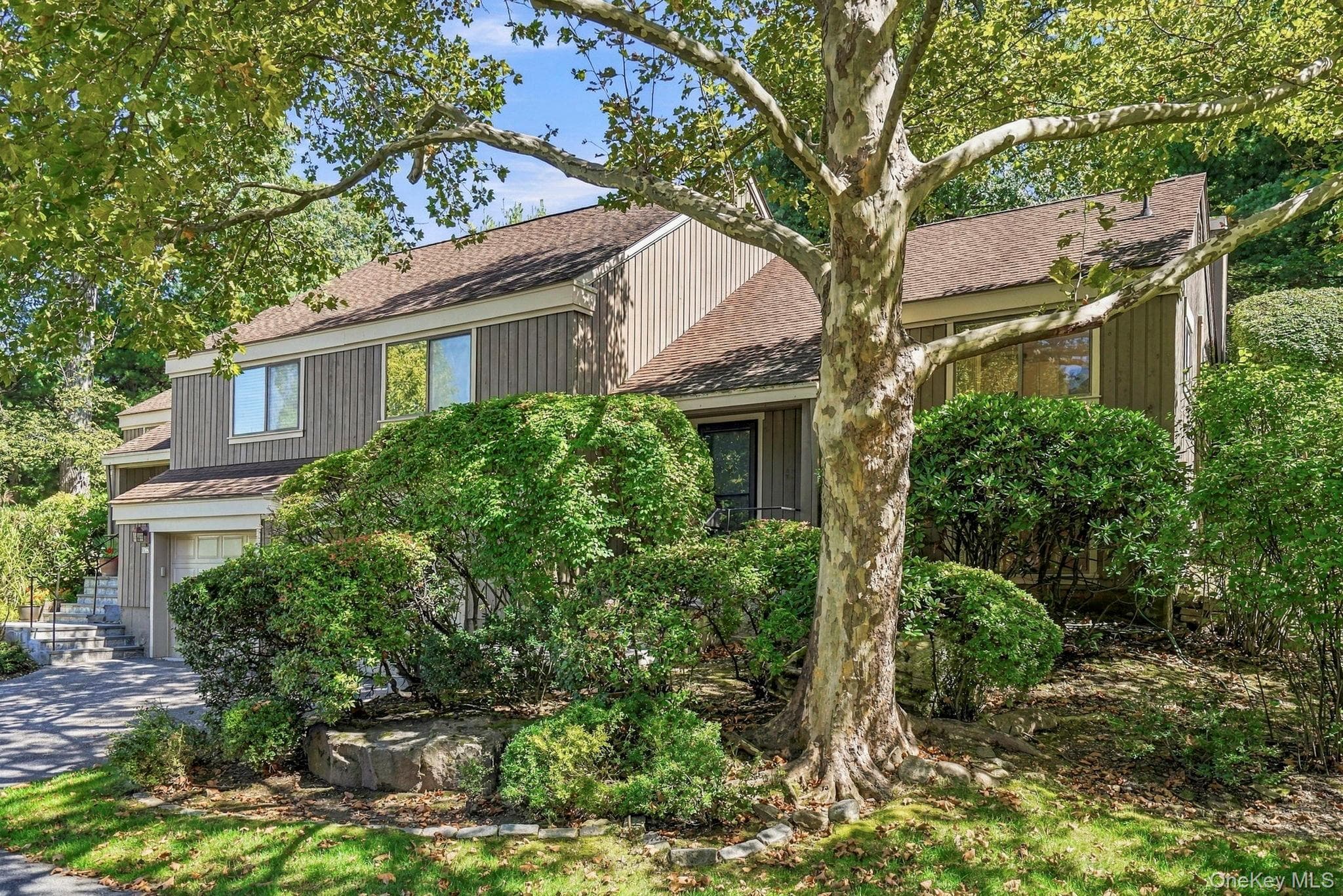 558 Heritage Hills Drive Unit: B thumbnail 3
