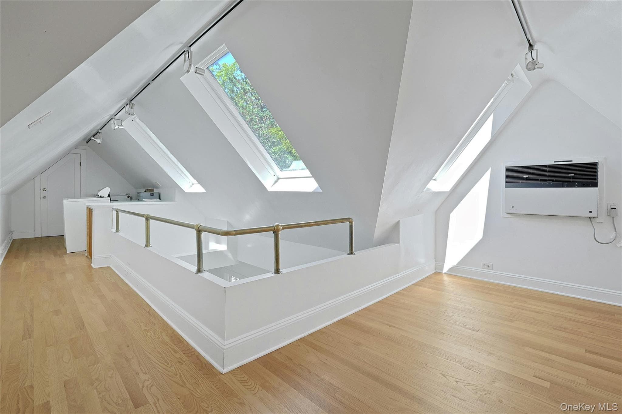 16 Lewis Road thumbnail 36
