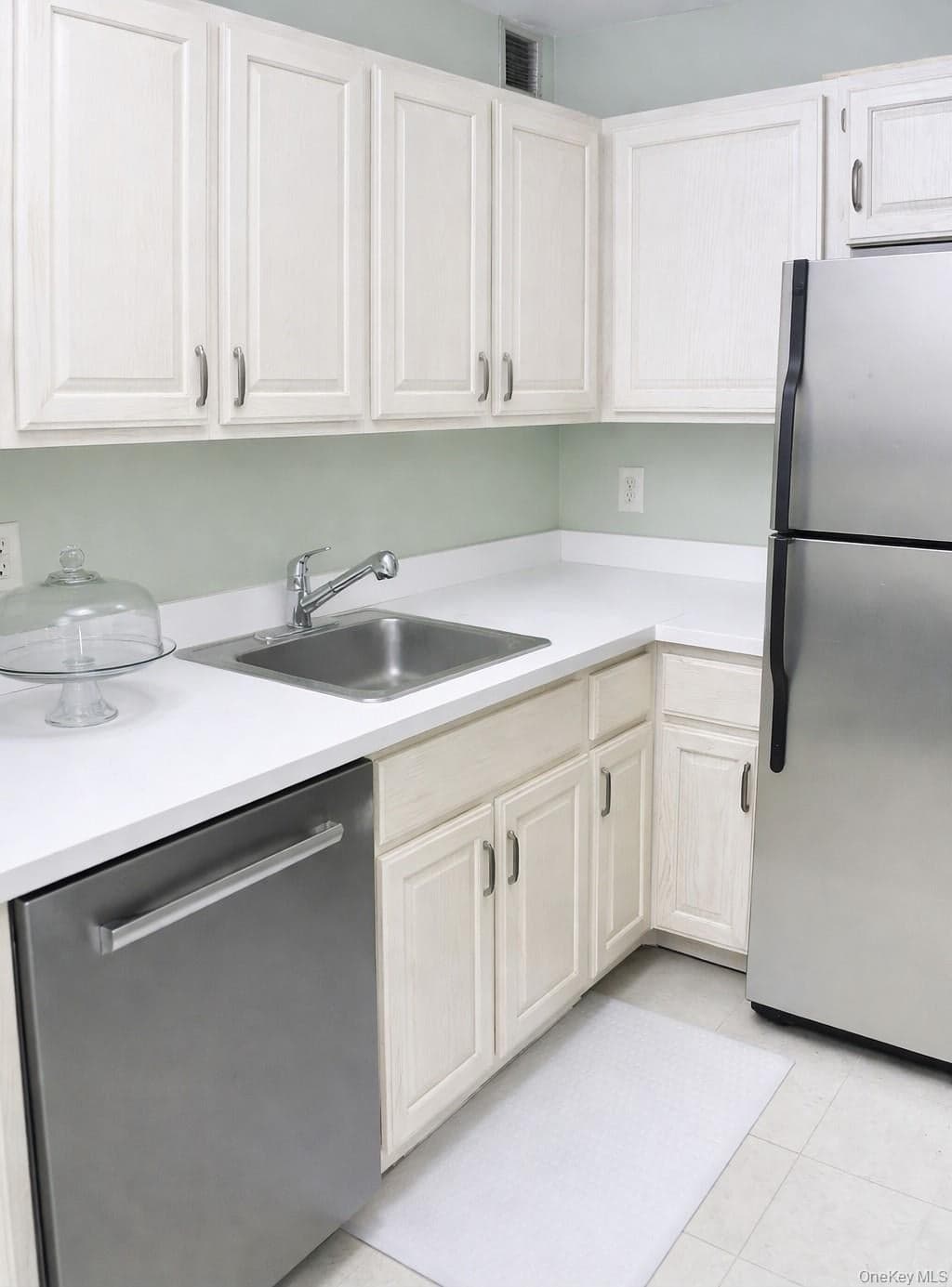 1919 Madison Avenue Unit: 202 thumbnail 4