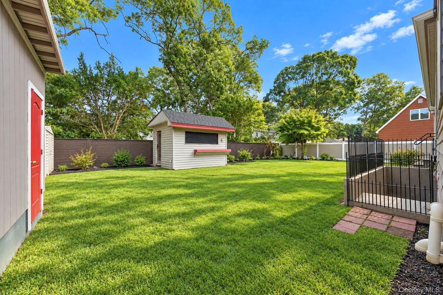 1219 Coates Avenue thumbnail 37