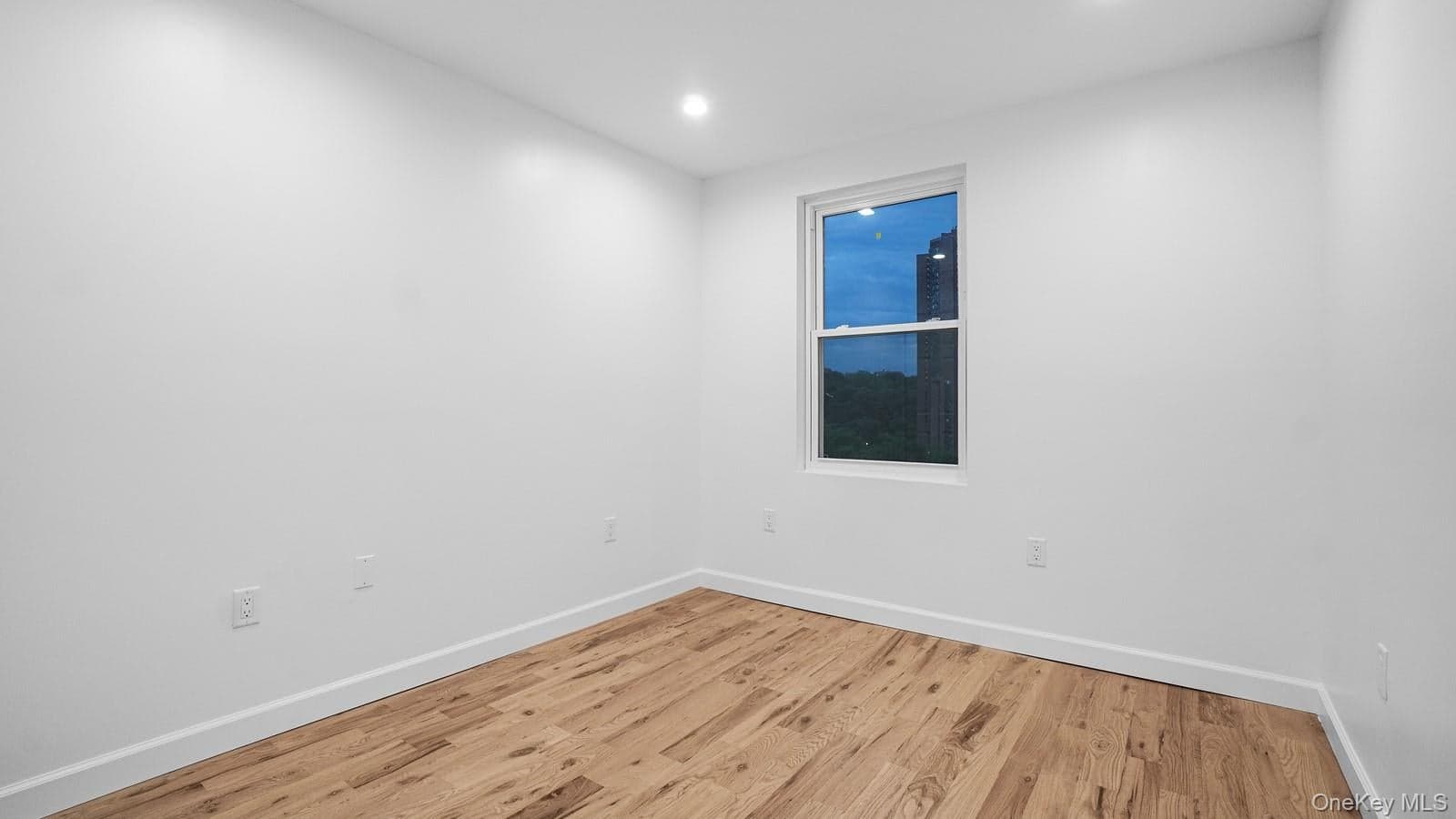 1737 Popham Avenue thumbnail 21
