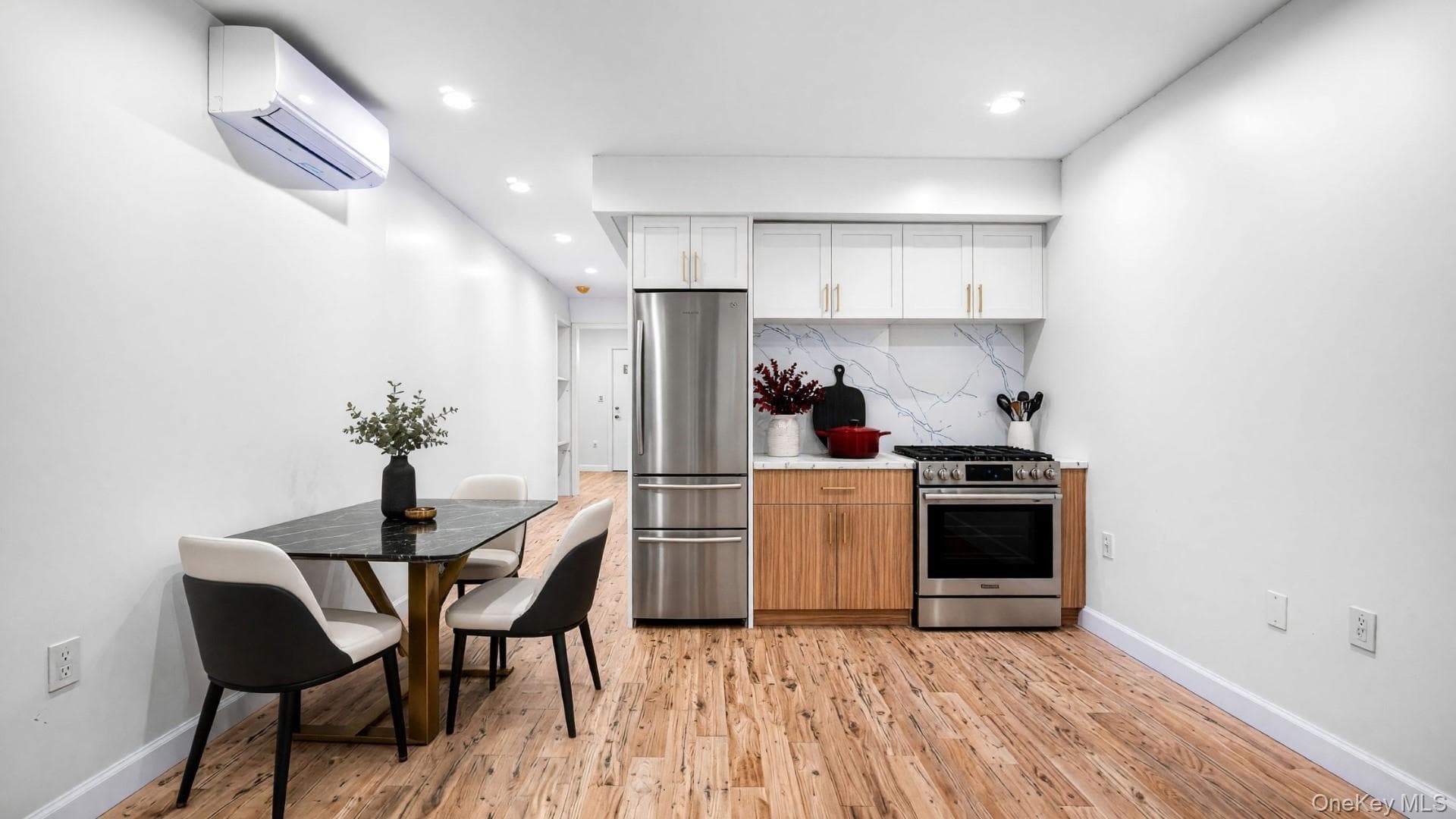 1737 Popham Avenue thumbnail 4