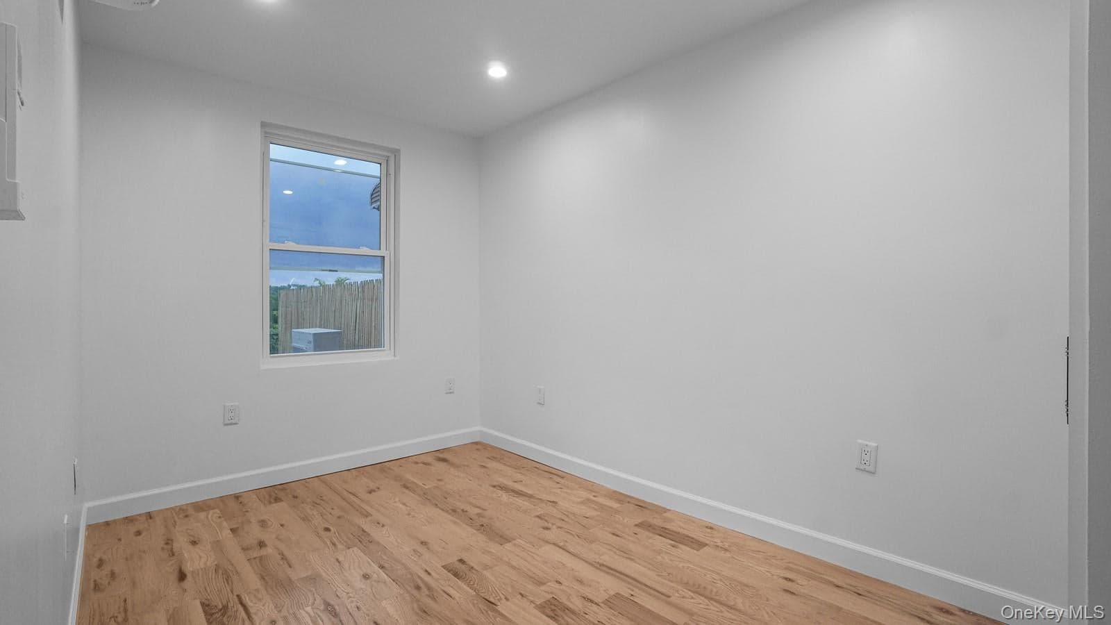 1737 Popham Avenue thumbnail 22