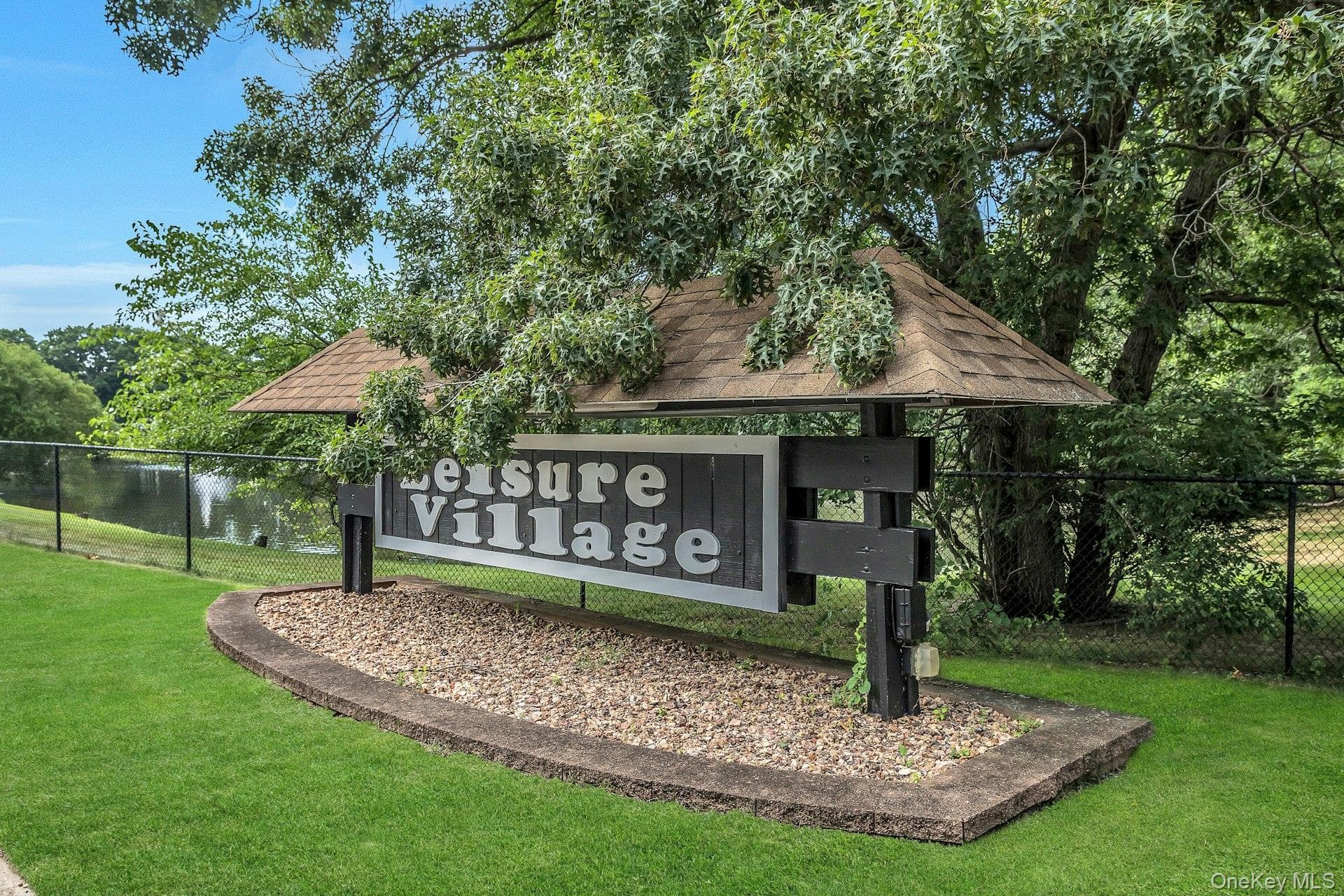 387 Woodbridge Drive Unit: A, Ridge