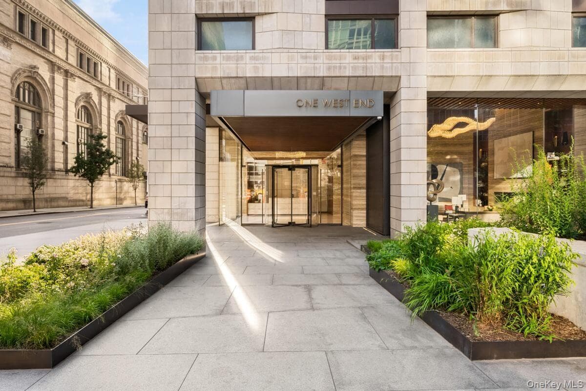 1 West End Avenue Unit: 26D thumbnail 2