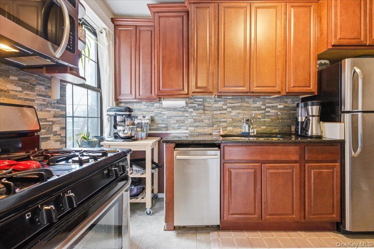 68-12 Burns Street Unit: B2 thumbnail 15