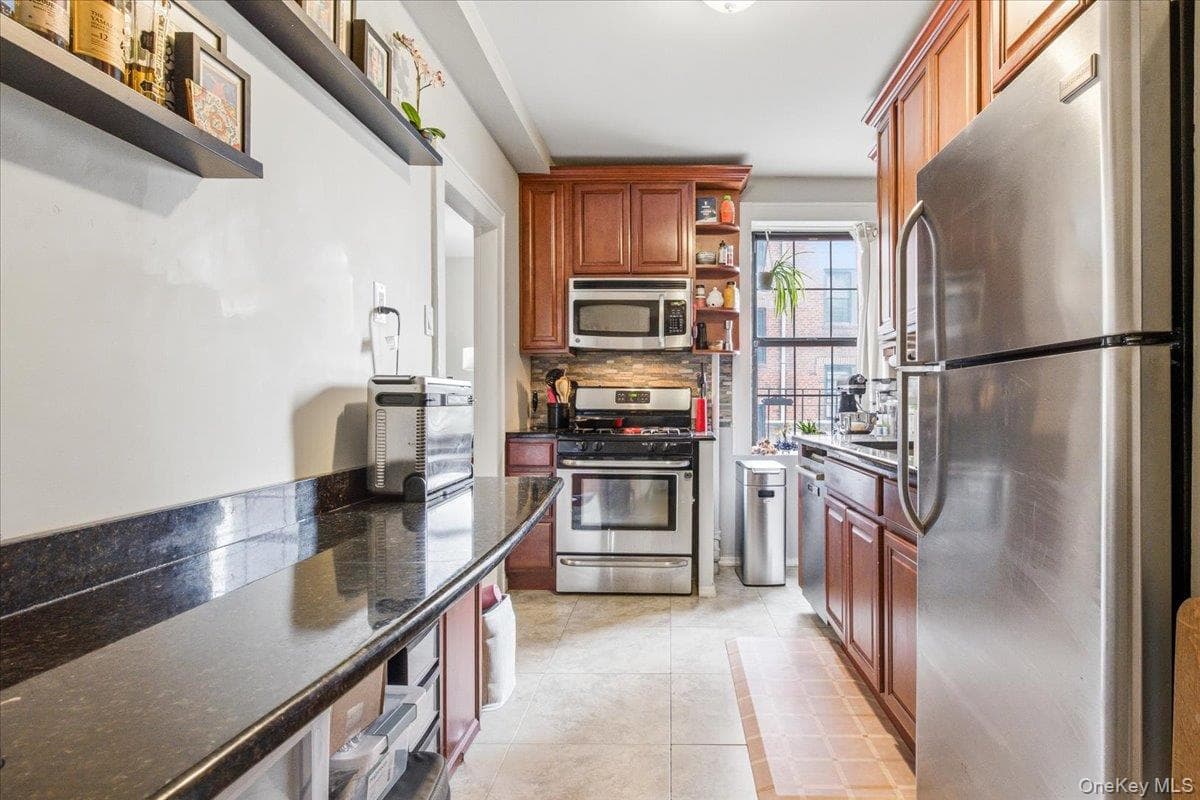 68-12 Burns Street Unit: B2 thumbnail 19
