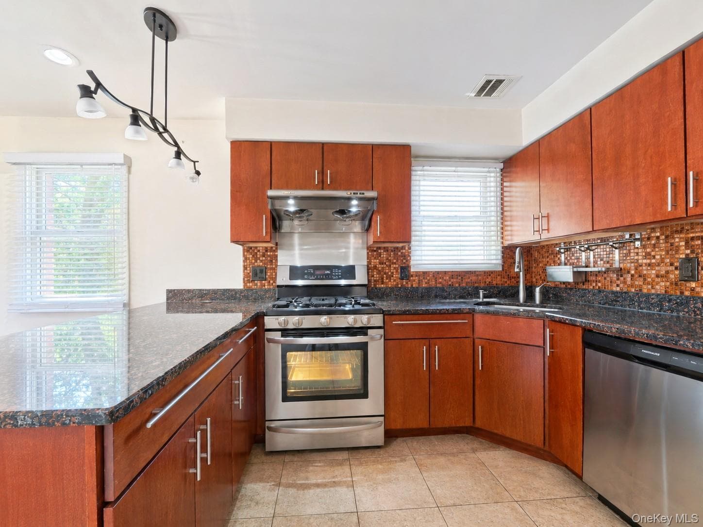 4038 194th Street Unit: 3B thumbnail 5