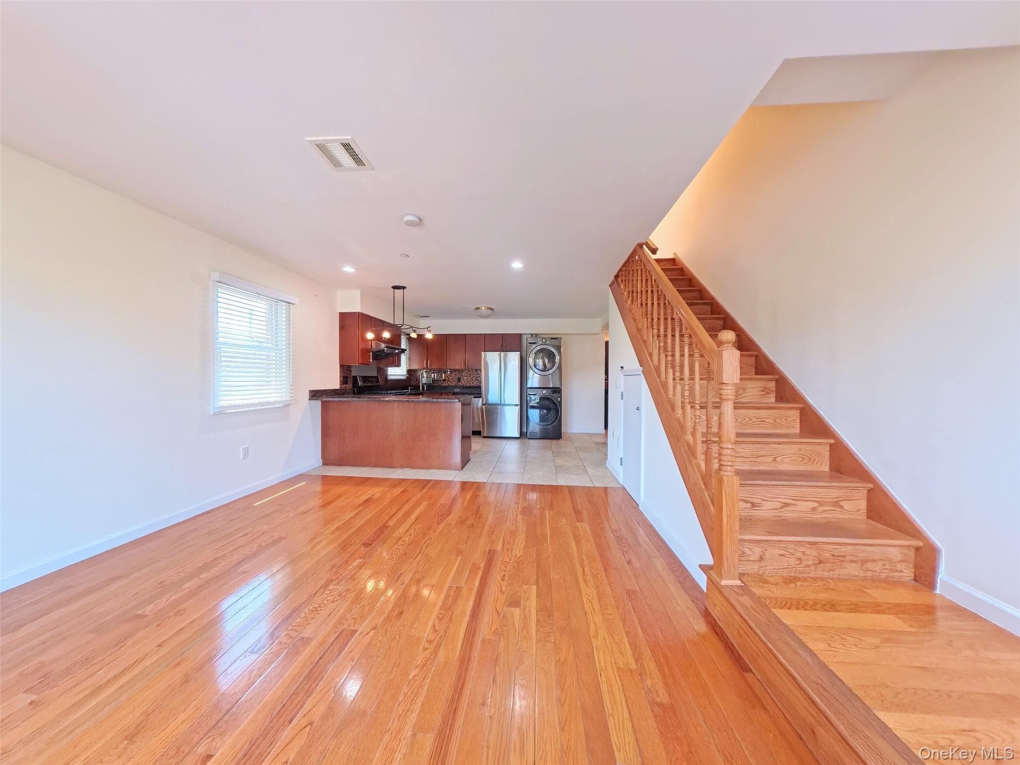 4038 194th Street Unit: 3B thumbnail 3