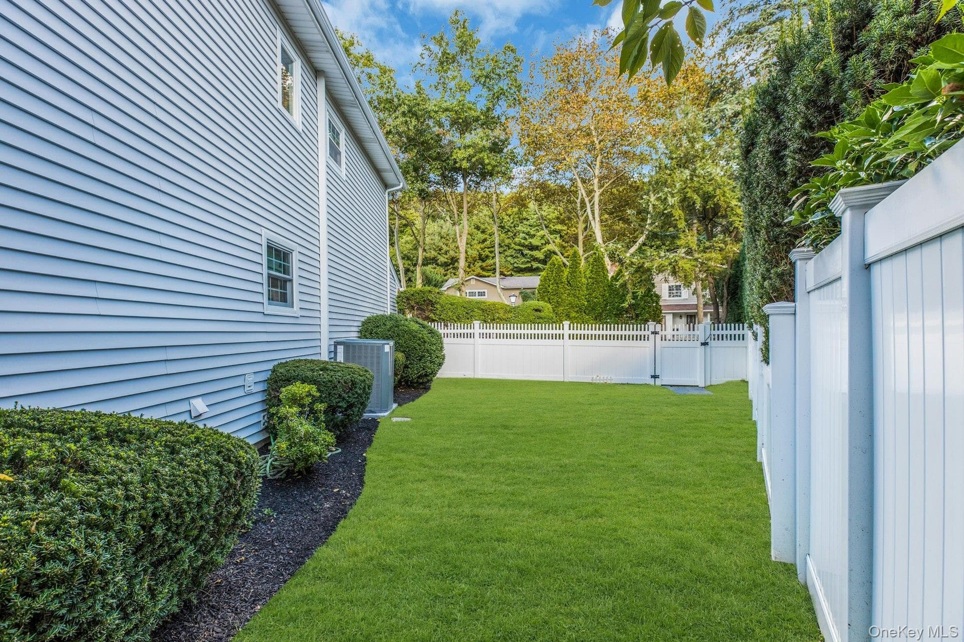 128 Soundview Drive thumbnail 25
