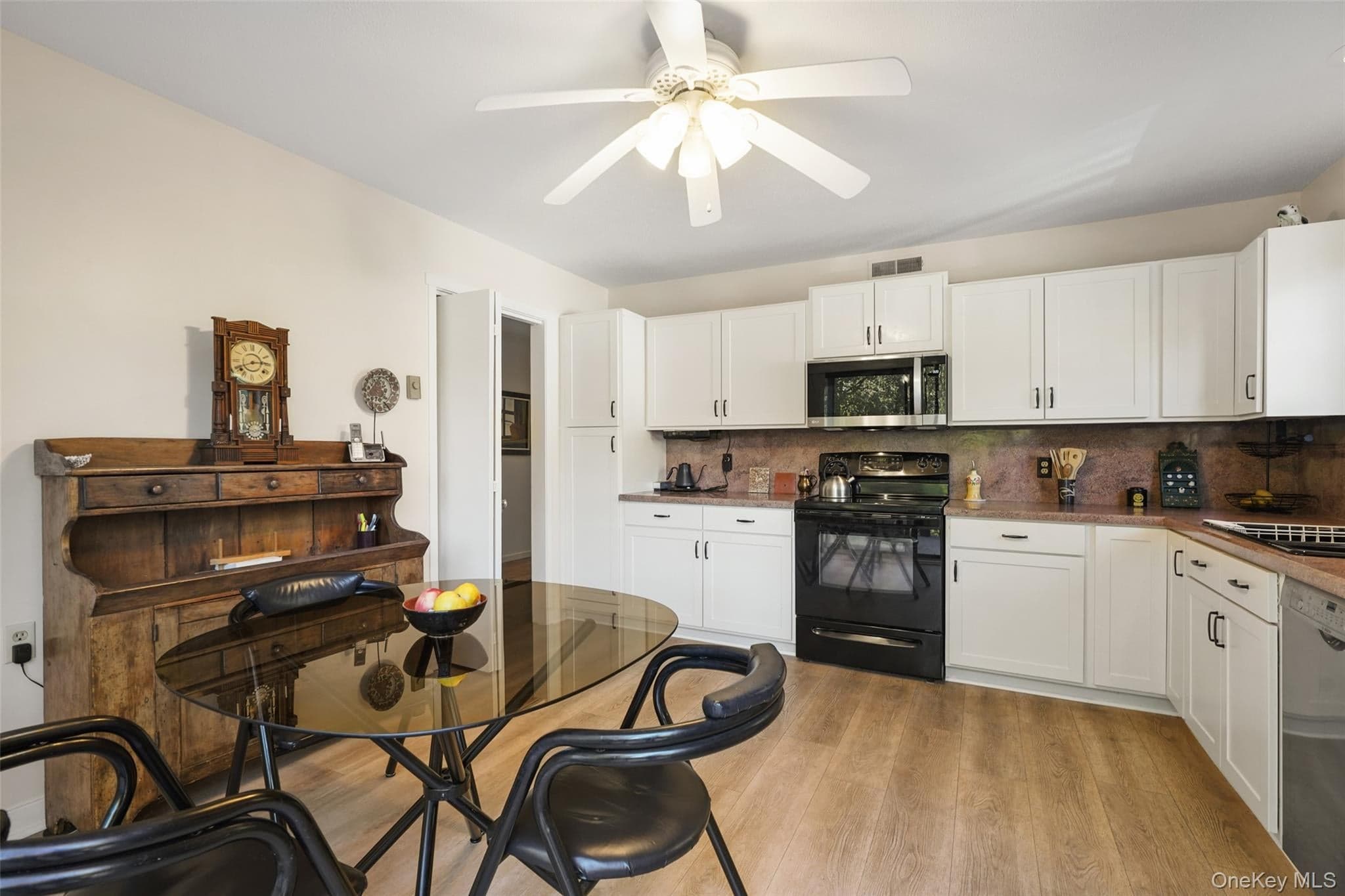363 Heritage Hills Drive Unit: A thumbnail 8