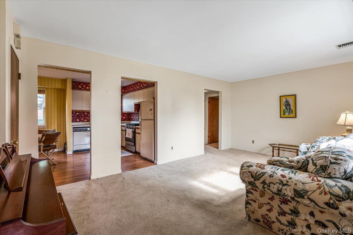 67-71 Cloverdale Lane Unit: 148 thumbnail 5