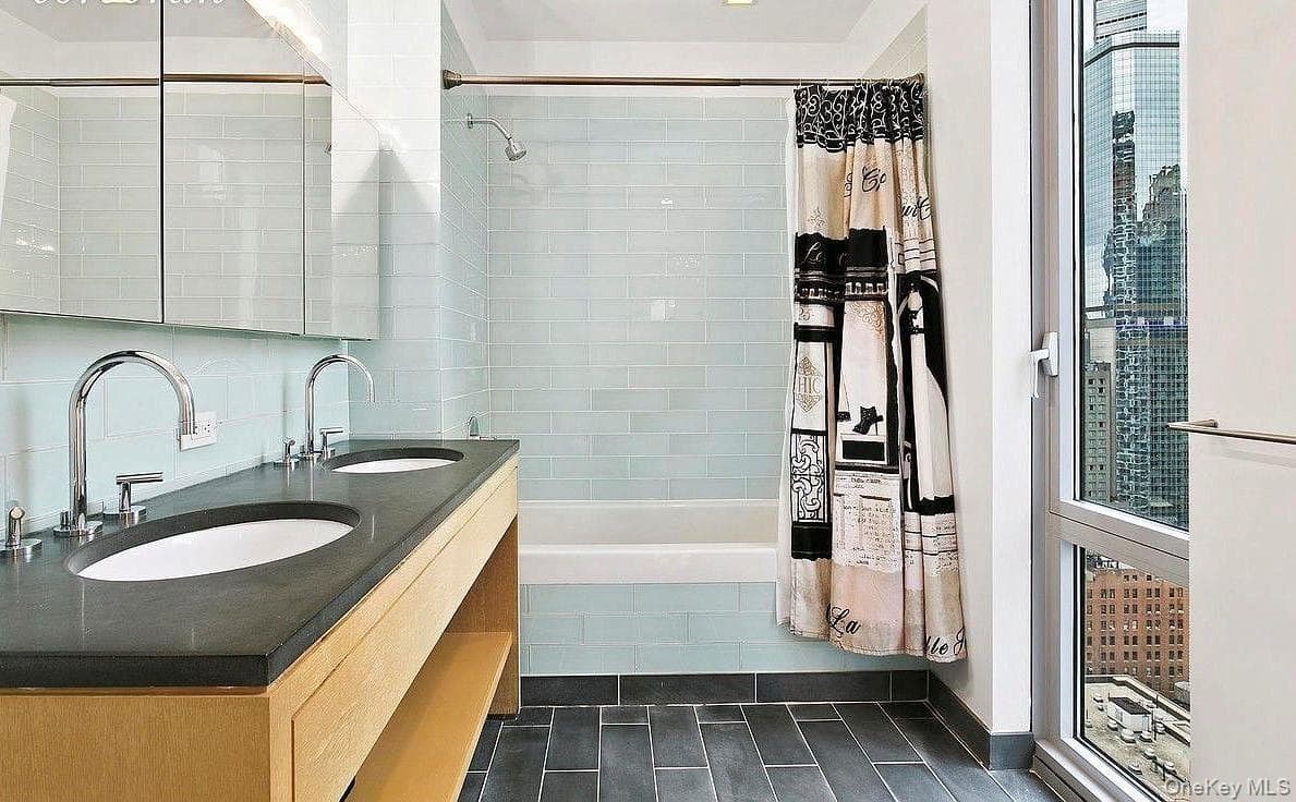 310 W 52nd Street Unit: 35A thumbnail 11