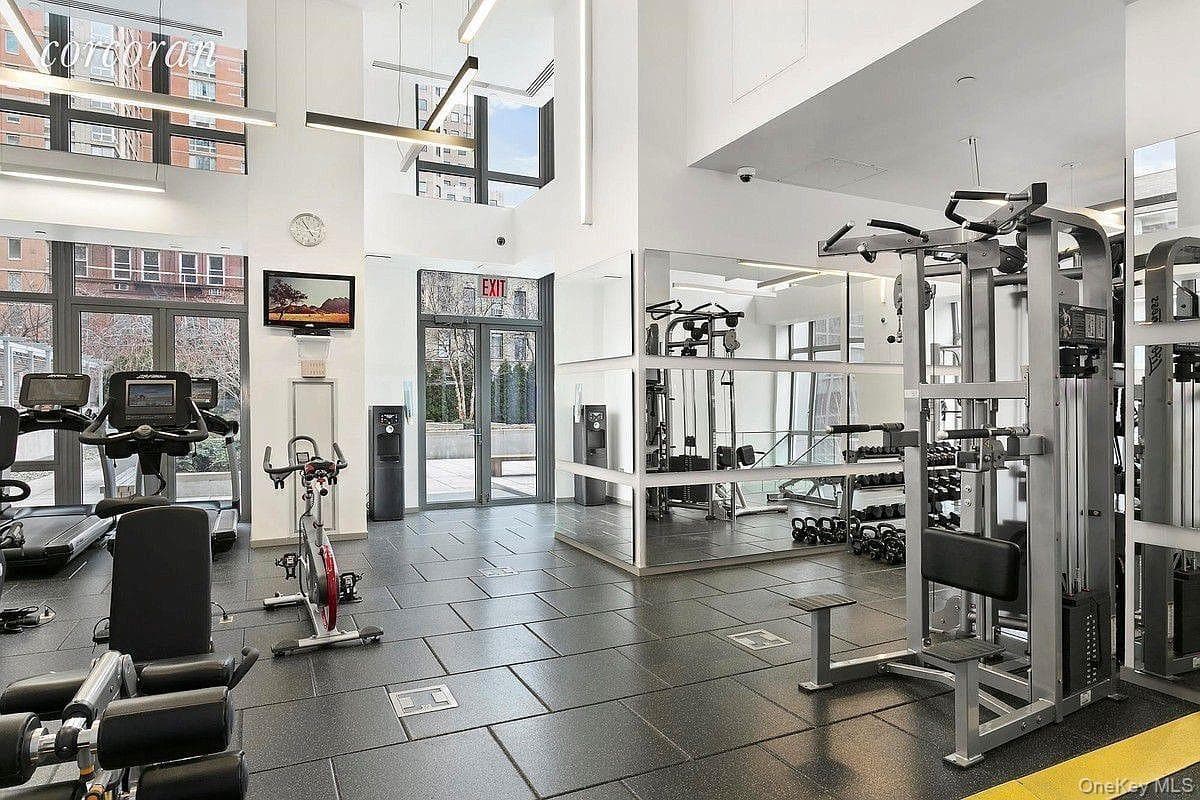 310 W 52nd Street Unit: 35A thumbnail 4