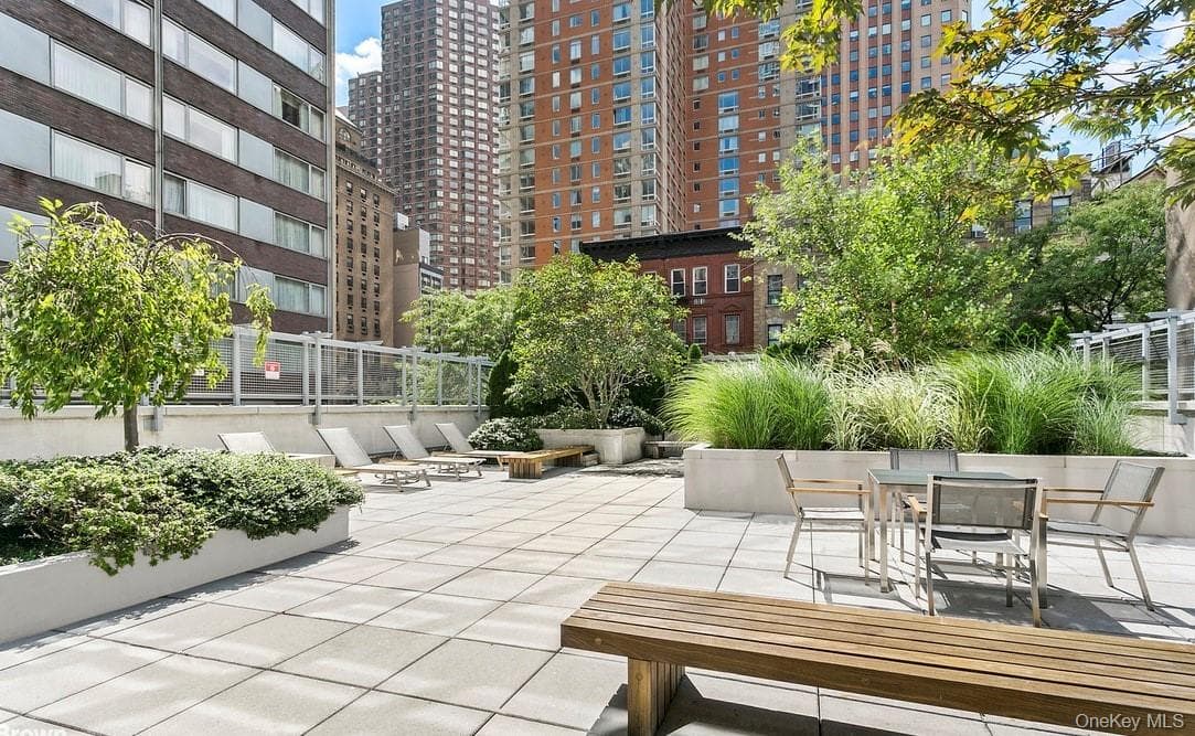 310 W 52nd Street Unit: 35A thumbnail 10
