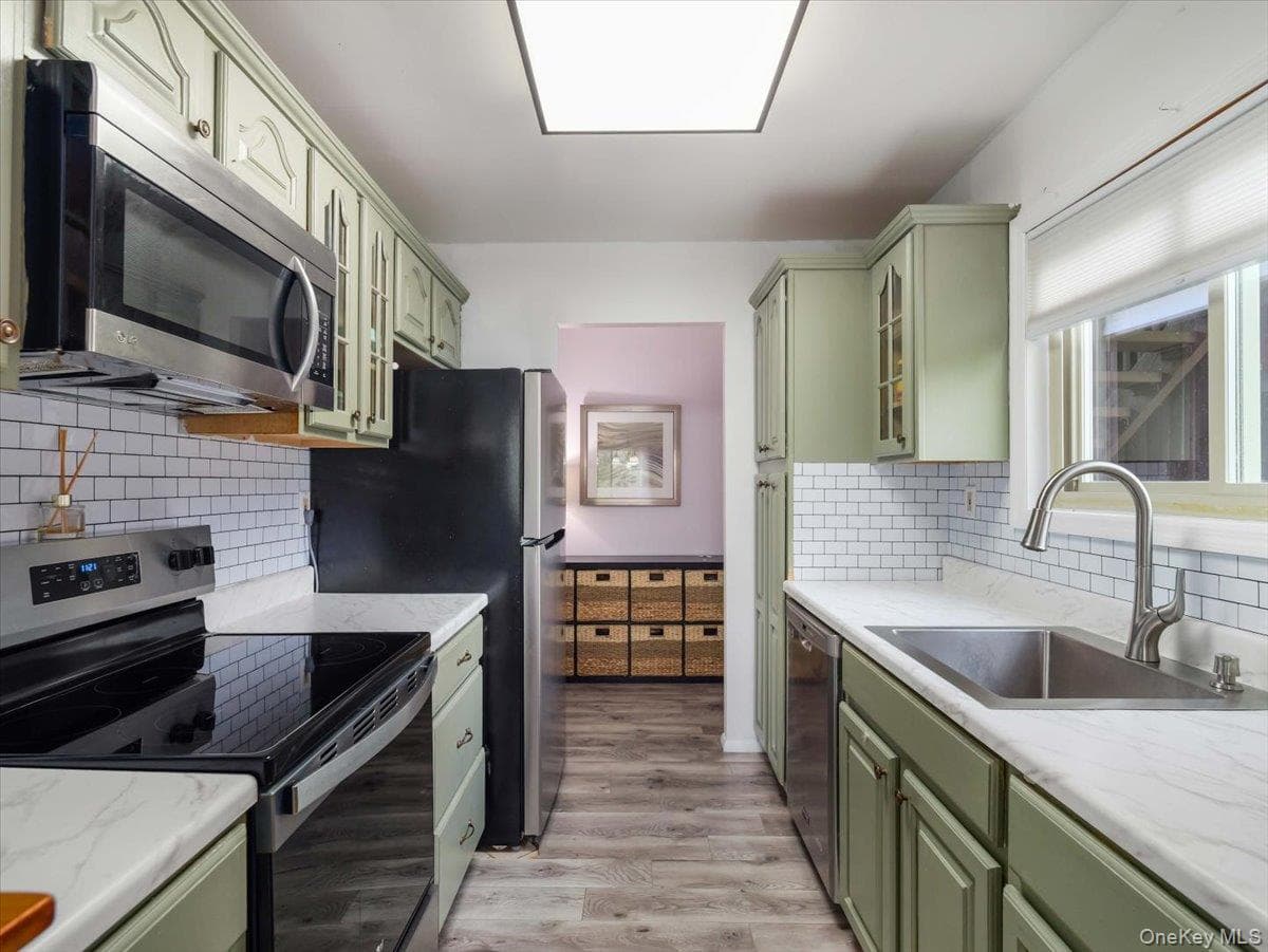 139 Sterling Street Unit: 139 thumbnail 5