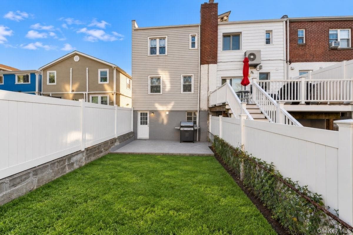 276 Swinton Avenue thumbnail 15