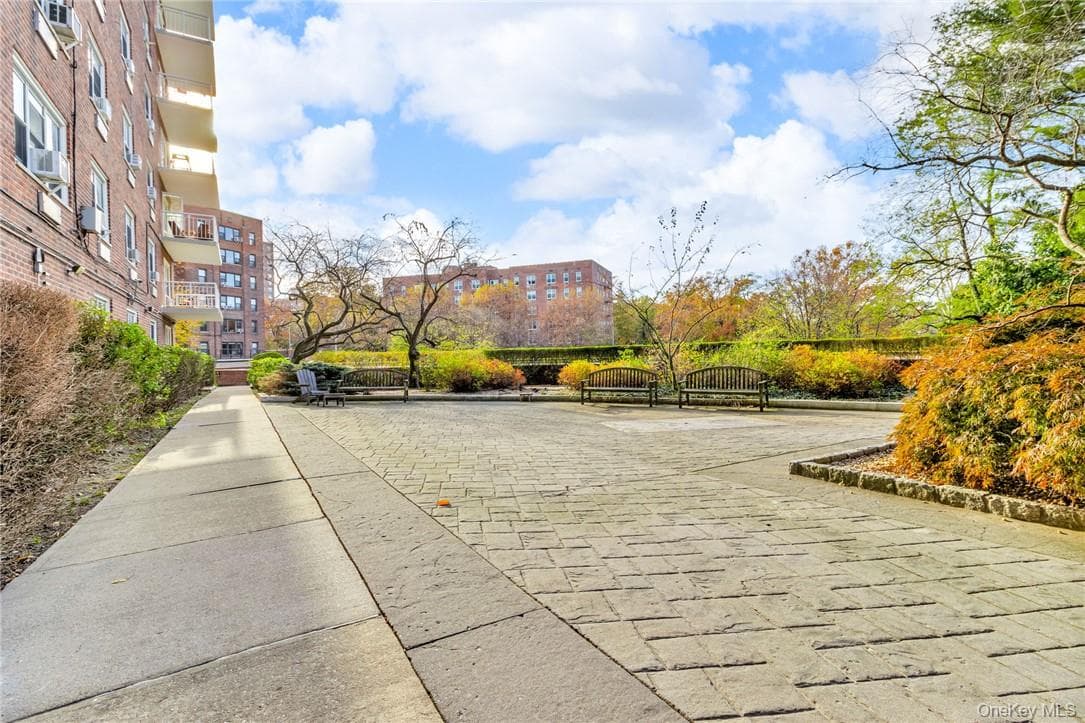 3935 Blackstone Avenue Unit: 5K thumbnail 18