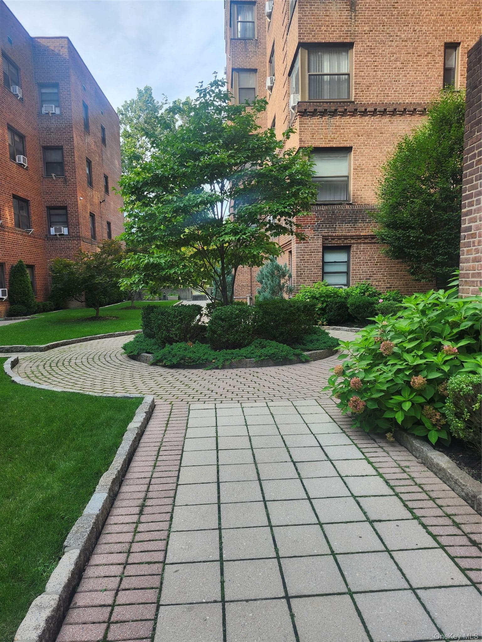 101 Ellwood Avenue Unit: 7E thumbnail 3