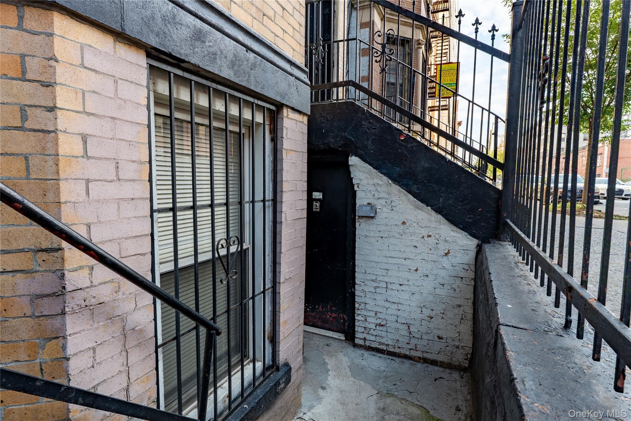 2023 Hughes Avenue thumbnail 22