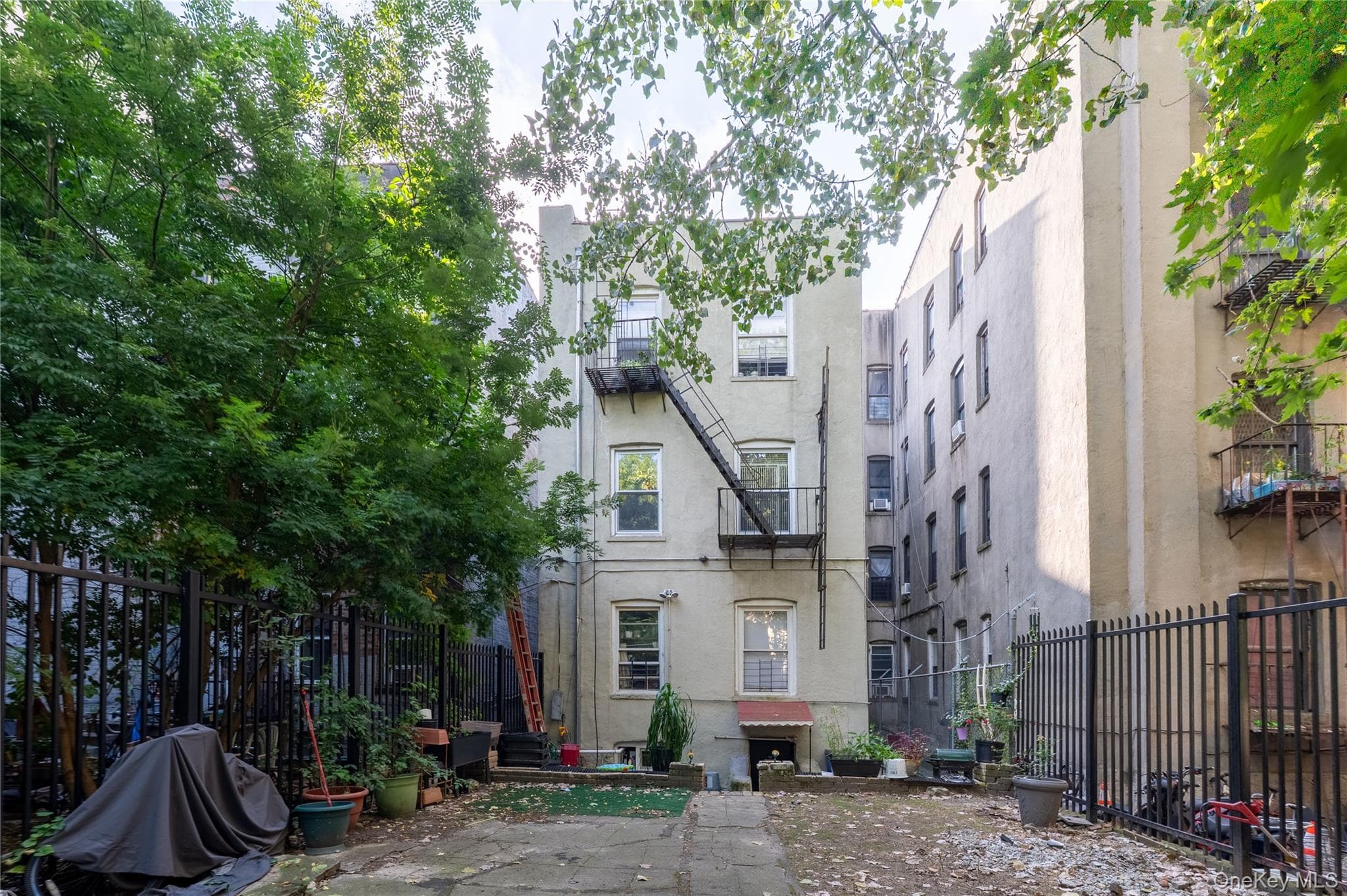 2023 Hughes Avenue thumbnail 26