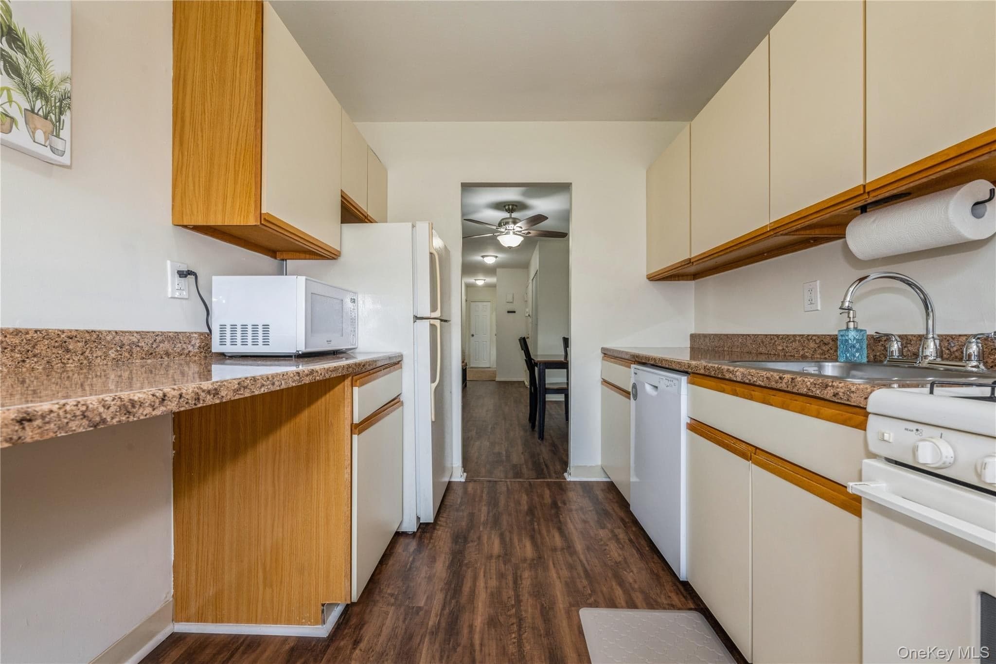 460 Old Town Road Unit: 8J thumbnail 9