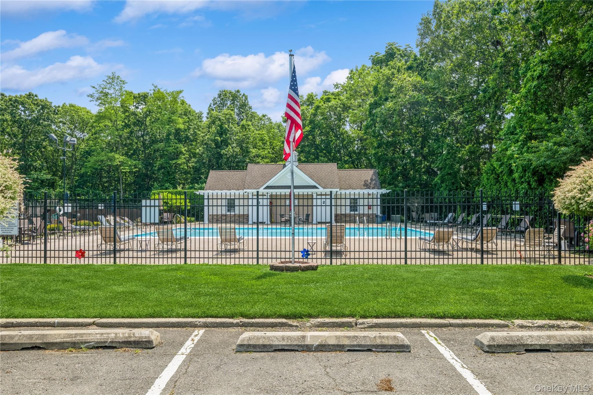460 Old Town Road Unit: 8J thumbnail 17