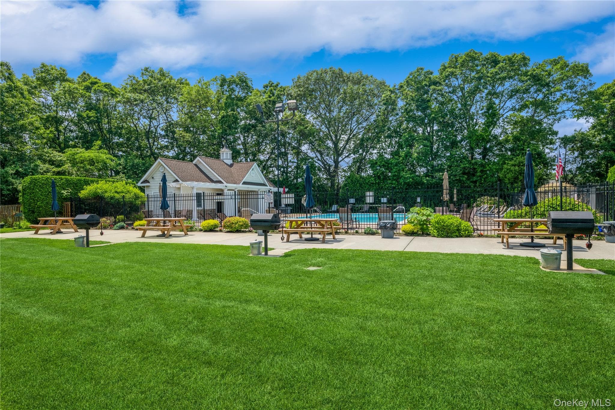 460 Old Town Road Unit: 8J thumbnail 21